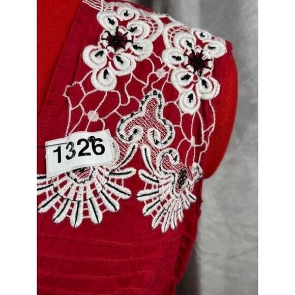 Charlotte Russe Embroidered Sleeveless Red Top Size M - Picture 6 of 6